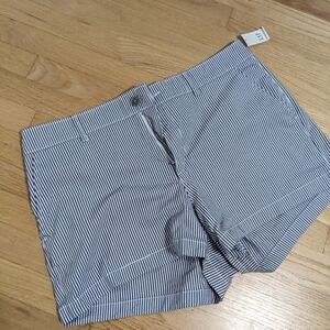 NWT Gap stiped shorts